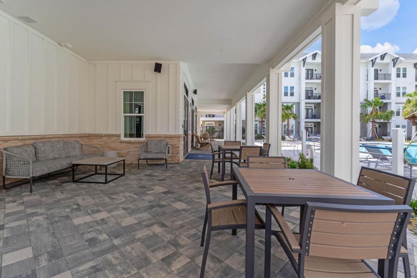 Sunny 2-Bed Oasis Pool And Gym In Apollo Beach Extérieur photo