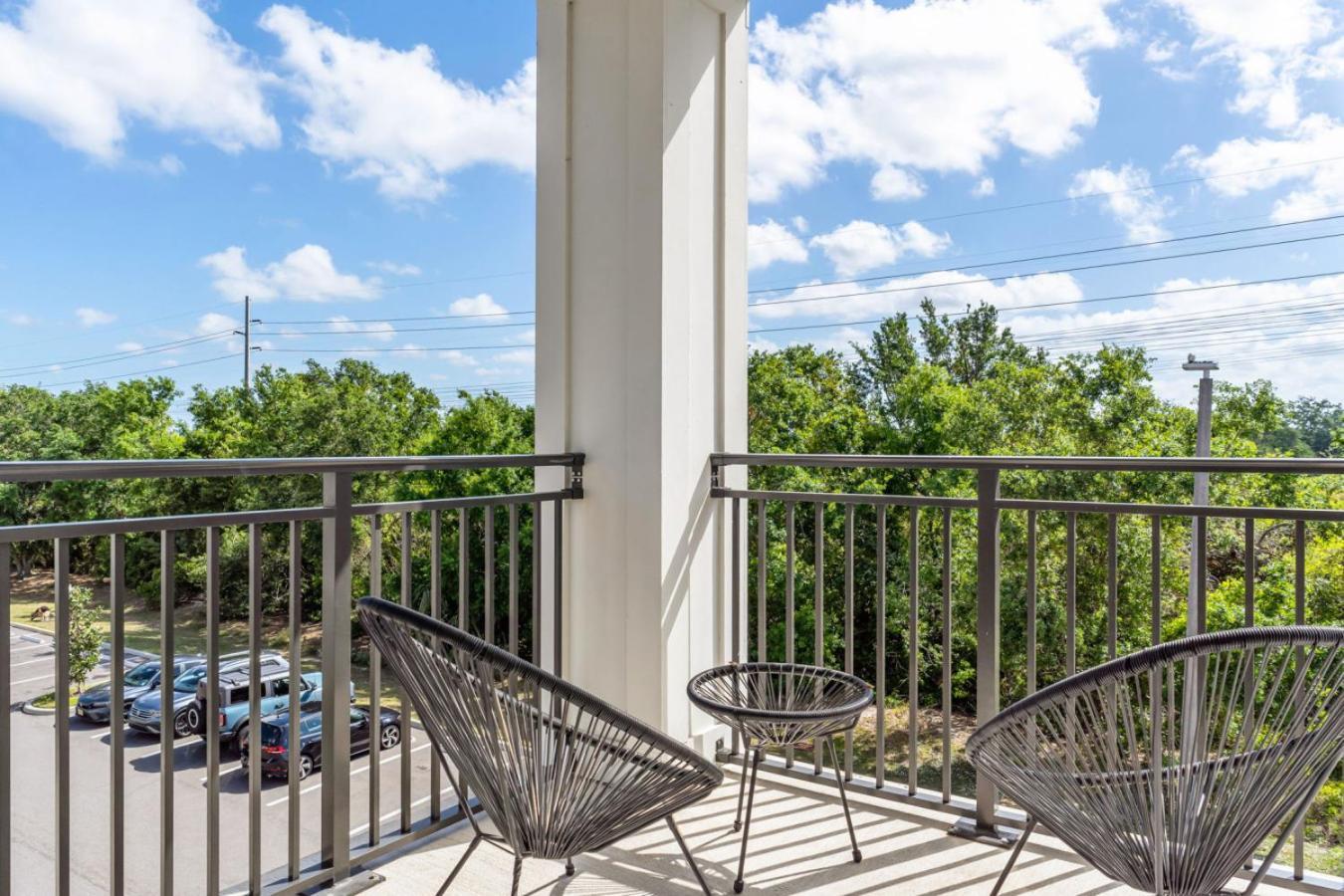 Sunny 2-Bed Oasis Pool And Gym In Apollo Beach Extérieur photo